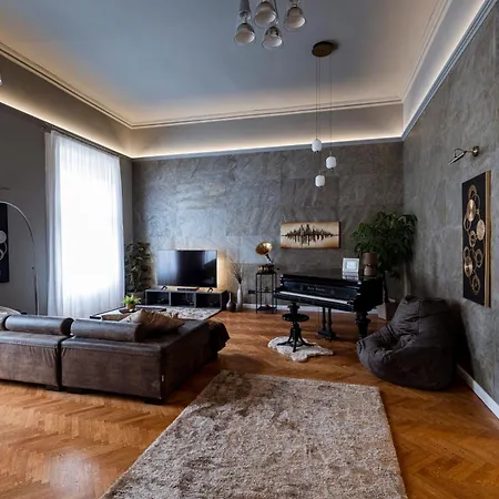 아파트 Andrassy Avenue 24 De Lux *
