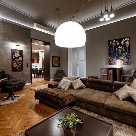 Andrassy Avenue 24 De Lux *