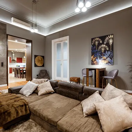 아파트 Andrassy Avenue 24 De Lux *