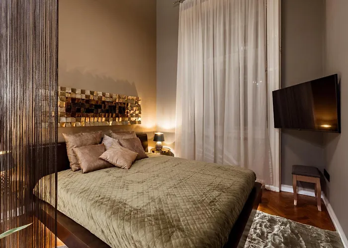 Andrassy Avenue 24 De Lux *