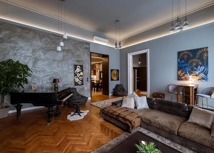 Andrassy Avenue 24 De Lux