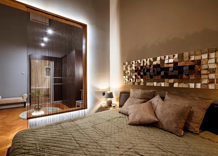 Apartment Andrassy Avenue 24 De Lux *