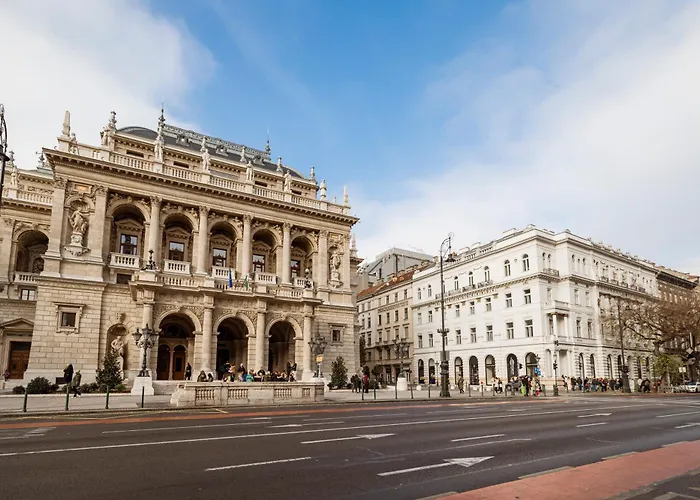 Andrassy Avenue 24 De Lux