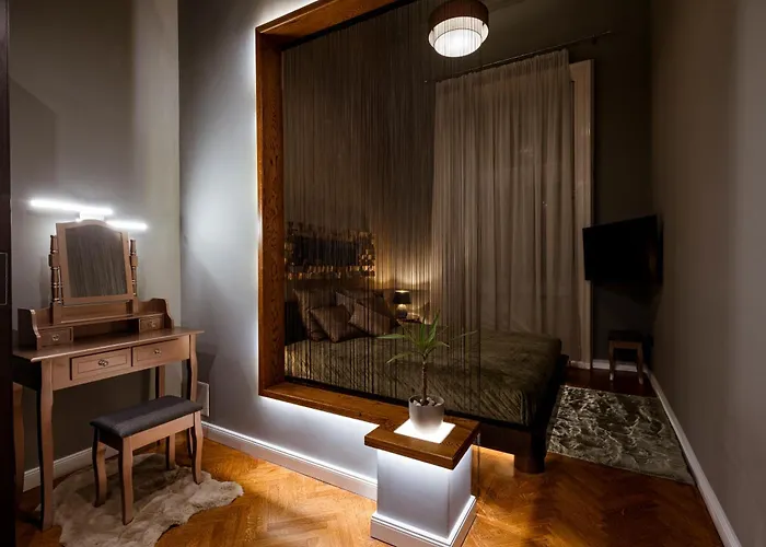 Apartment Andrassy Avenue 24 De Lux