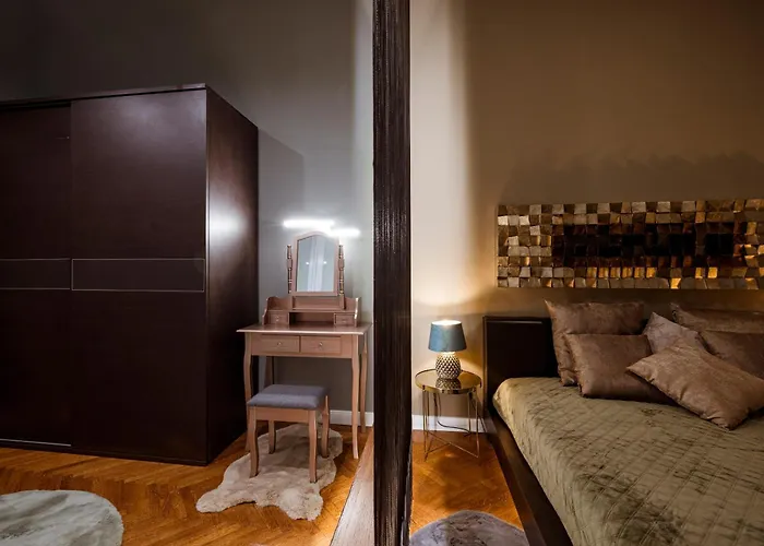 Andrassy Avenue 24 De Lux *
