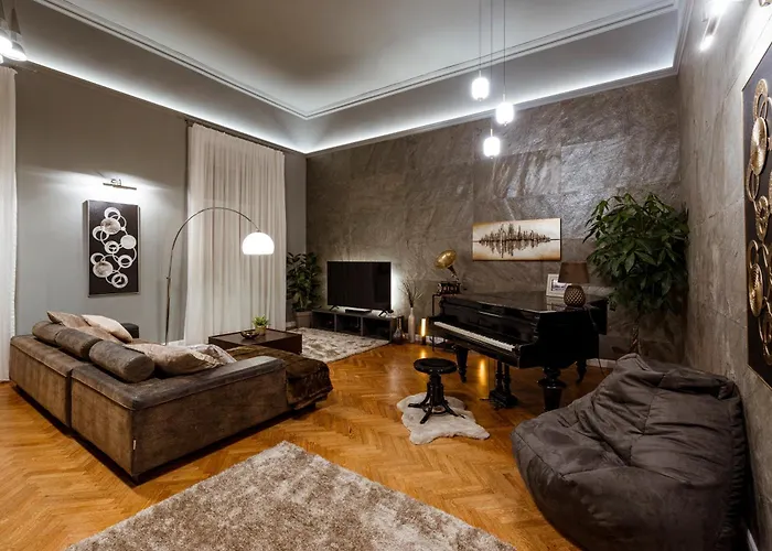 Andrassy Avenue 24 De Lux *