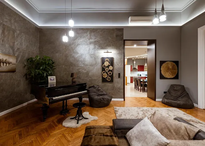 Andrassy Avenue 24 De Lux